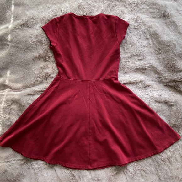 ๐2/$30๐ Deep red fit and flare dress - size small - Picture 3 of 7